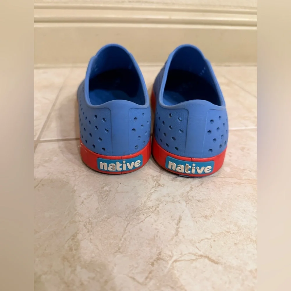 NATIVE Kids Blue and Red Shoes SIZE J6